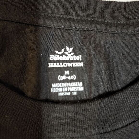 NWT Men's Short Sleeve Halloween Graphic T-Shirt - Picture 3 of 8